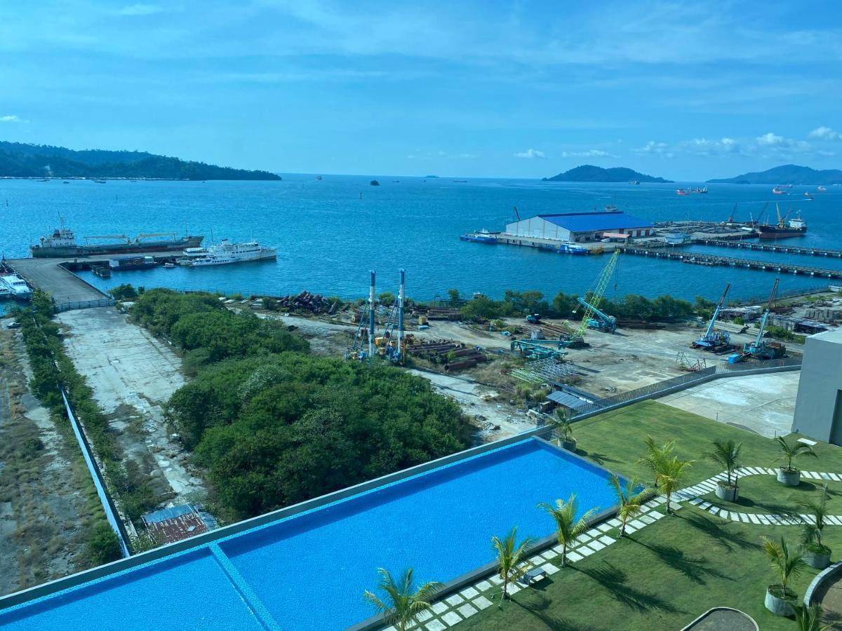 Vm Condo Seaview At Jesselton Quay Кота-Кинабалу Экстерьер фото